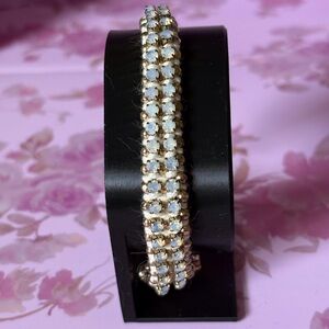 Elegant Gold and White Opal-like Gem Stone Bracelet